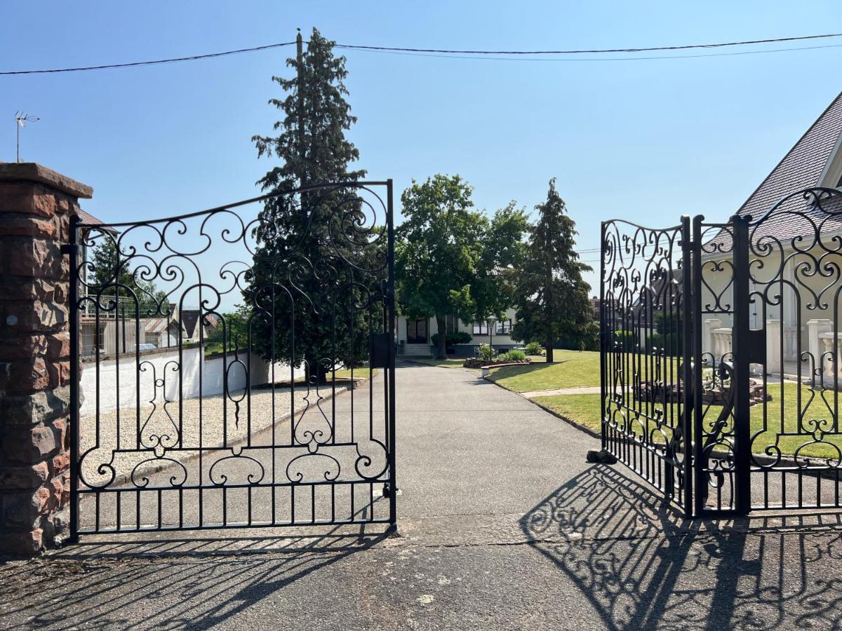 Bonne Idee - Suite Georges - Meuble De Tourisme 4 Etoiles Шатнуа Экстерьер фото